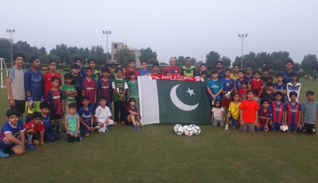 Saleem Khan with young players